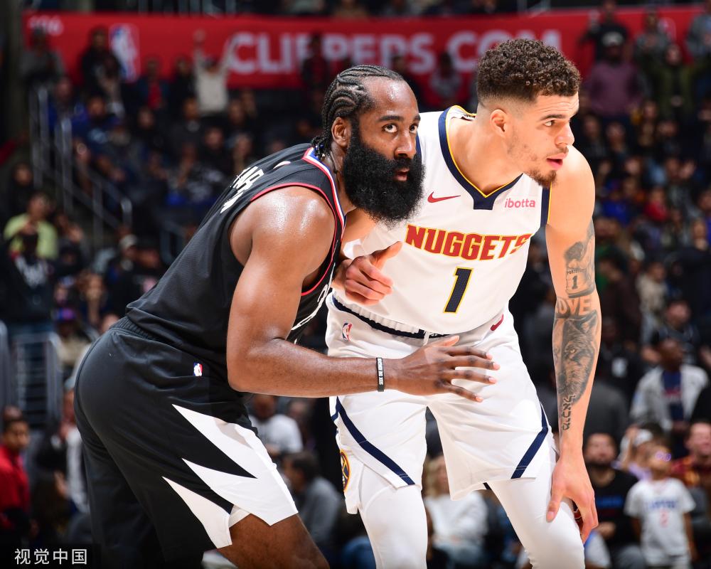 他的单手后 他的单手后