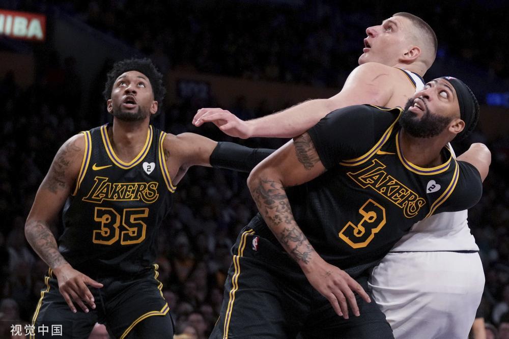 篮球明星勒 篮球明星勒