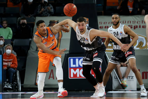 在比赛前段 在比赛前段